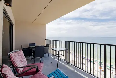 Image de New Listing! Gulf Front Ocean Breeze West Condo Has Upper Level Views!