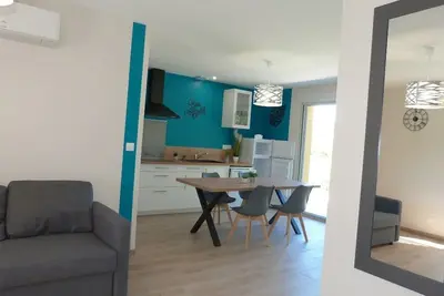 Chaleureuse Maison Neuve, 67m², Cosy, 2chambres, 1km Plage du Lac, 200m Bourg