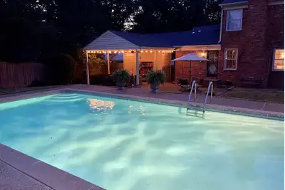 Image de Eclectic 4 Bedroom Getaway with Private Pool!