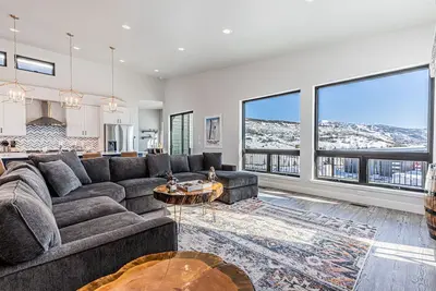 Image de New home, Min away from Downtown! Long term rentals available!