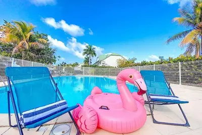 Image de Kalina, beau duplex à 100 m de la plage d'Orient Bay avec piscine