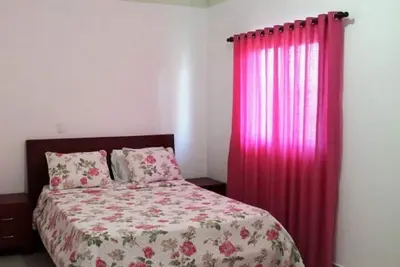 Image de 1-bedroom ground floor  apartment walking distance to beach and shops