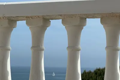 Image de Close to the beach, central, private garden and fantastic views