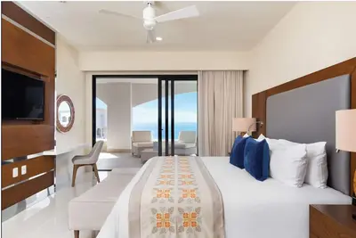 Image de Located on Tequila Cove Beach