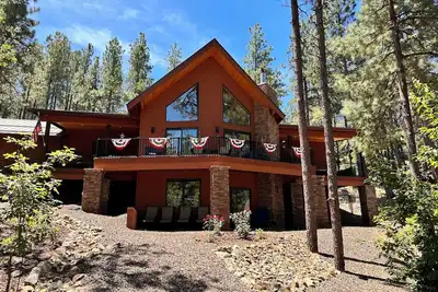 Image de Luxury Cabin in Munds Park Pet Friendly