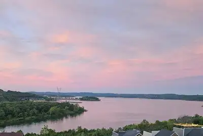 Image de Gorgeous Lake View Condo on Table Rock Lake!