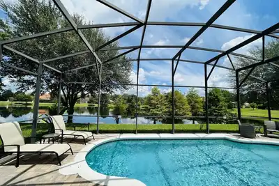 Image de Discount! ! Disney parks Family friendly. Spacious and single level luxury home.