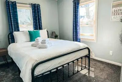 Image de Cozy and Convenient 2br in Prime Central Location