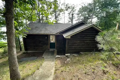 Image de Beautiful 2 Br Lakefront Cabin on Long Lake, Harrison Mi