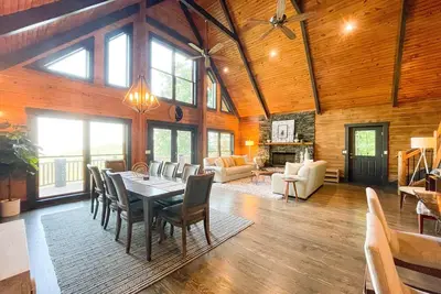 Image de Luxe Mountain getaway only 15 minutes from the city!