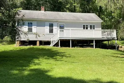 Image de Rustic little Cabin just minutes from Deersville, no wifi no internet