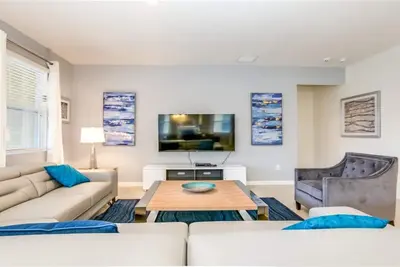 Image de Solterra Resort - 7 Bed 4. 5 Baths Villa