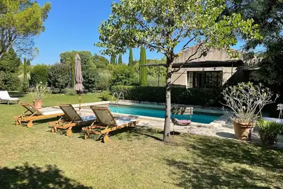 Image de Cozy farmhouse near the center of St Rémy