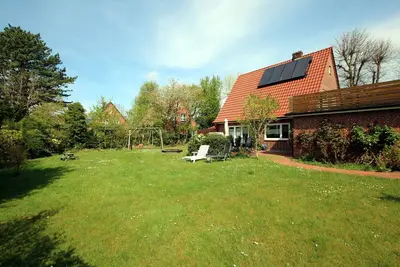Image de Freistehendes Ferienhaus auf ca. 144 m² mit 5 Zimmern, Garten und Terrasse