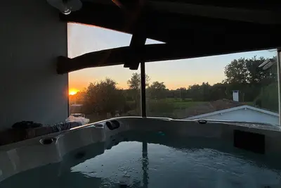 Image de Maison de campagne au cœur du vignoble médocain avec un spa!