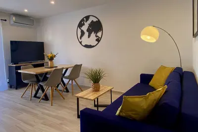 Image de T1 renové a 5mn a pieds de la plage