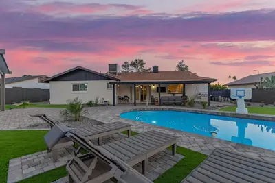 Image de Heated Pool! Big ol' Backyard! Sleeps 10! Perfect Price