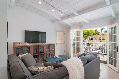 Image de Walk to Beach | Ac | Patio w/ Ocean View