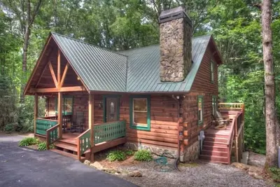 Image de Southern Comfort | Spacious Family Retreat, Dog Friendly w\/ Gaming Area and More