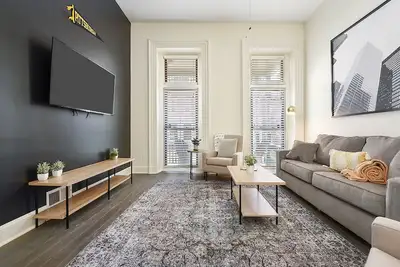 Image de Fantastic 5 Br w\/4x Off Street Parking - Sleeps 16