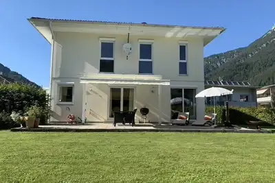 Image de Beautiful, spacious house with plenty of room and a large garden