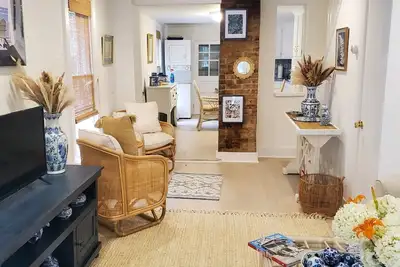 Image de June & September '25 Gorgeous Renovation-Walk to Beach, Restaurants, Bars, Shops