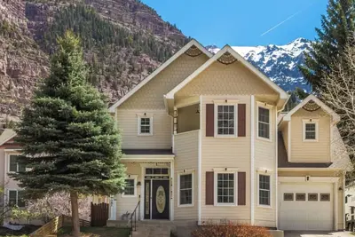 Image de Luxury Home in Downtown Ouray - Sleeps 10 - Spacious - Pet-friendly