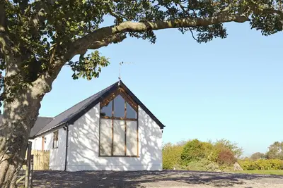 Image de 2 chambres à coucher à Llanfachraeth, near Holyhead