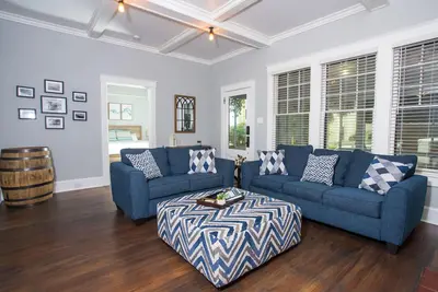 Image de North Hill Hideaway/ Newly Updated Home Downtown