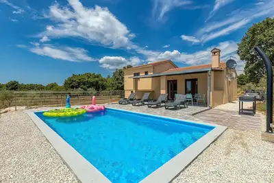 Image de Holiday House Karbonaca