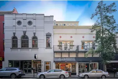 Image de Pet-Friendly Historic Downtown 2br Loft 1 block from riverwalk, walk everywhere