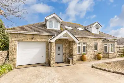 Tilshead -  beautifully appointed home for the extended family