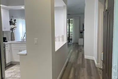 Image de Remodeled, Luxurious 2br+2Bath by Img+Beach