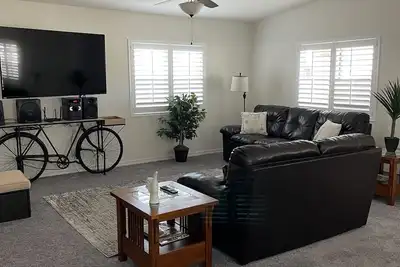 Image de Wonderful 2 Br 2 bath home- Pool & Jacuzzi access
