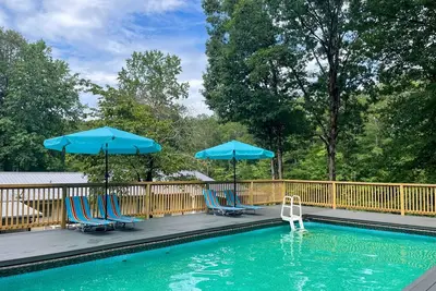 Image de McDonough Getaway w/ Private Lake on 24 Acres