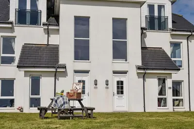 Image de Seaviews and Hot Tub at The Fairways - Uk39821