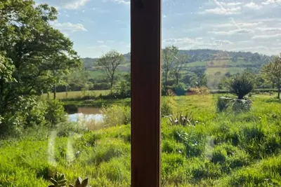 Image de Swimming lake coast close cosy self contained hobbit house amazing walks &views,