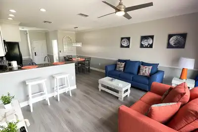 Perfect family two story Villa 8 near SeaWorld