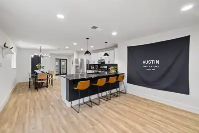 Image de Family Home w/ Hotub, Game Room Sleeps 10 & Pets