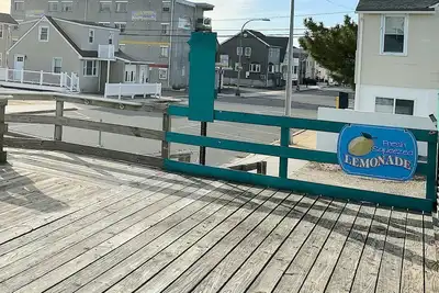 Image de Cozy Beach Block Retreat w/ Free Parking & Balcony [1215-4]