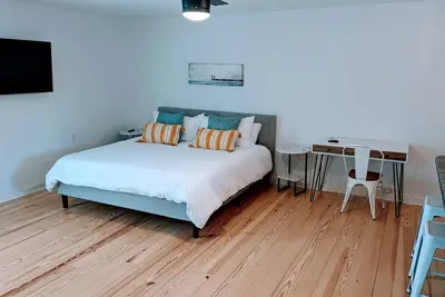 Image de Adorable Studio Apartment with Patio
