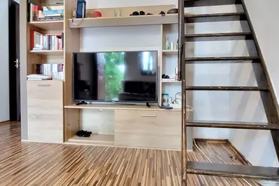Image de Cute Compact One Bhk Apartment Near Center! 10 mins walk