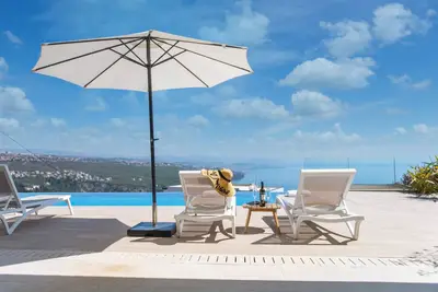 Image de Premium Villa: Infinity Pool, Jacuzzi & Sea View