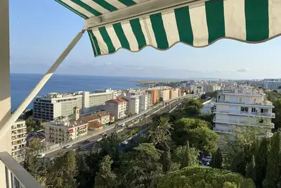 Image de Cosy studio seaview behind promenade des anglais free parking Vue mer