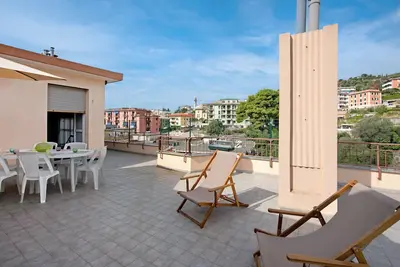 Image de Appartement \"Attico di Silvy e Kikka\" avec vue sur la mer, terrasse et Wi-Fi.