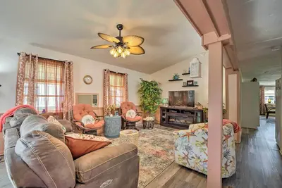 Image de Homosassa Retreat w/ Sunroom & Canal Views!