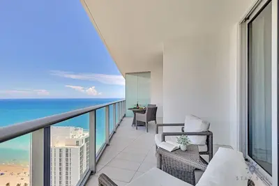 Image de Ocean View Balcony|Beachfront Resort |Amazing Pool