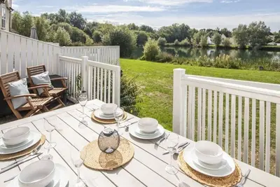 Image de Windrush Lake 87, The Retreat (P)