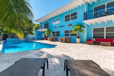 Image de Tropical Tranquility⭐Singer Island 2/2⭐ Pool & Spa⭐ Walk to the Ocean