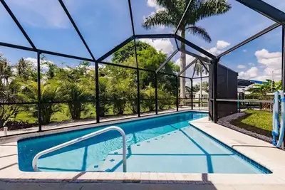 Image de Luxury Spacious Home Pool, Boat Dock Gulf Access! Fits up to 12 people